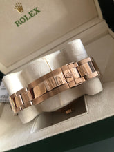 Charger l&#39;image dans la galerie, ROLEX GMT-Master II Everose / CHNR / Oyster 126715CHNR-0001